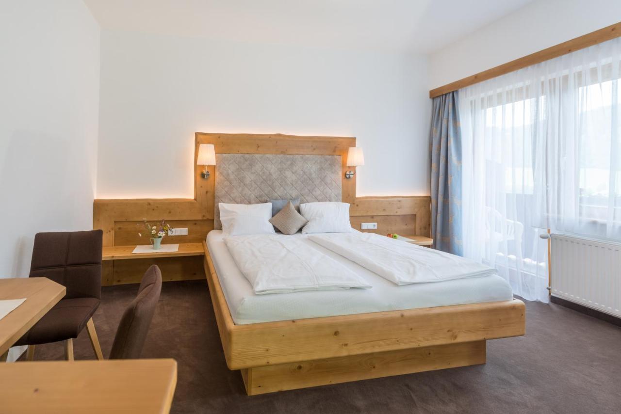 Rohrmooser Schloessl Schladming Buitenkant foto